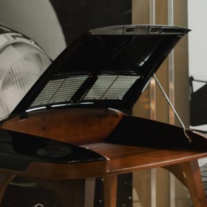 林志穎哥想換沙發嗎？超跑藝術家具 Mobellio 攜手明日選品打造五感沉浸體驗