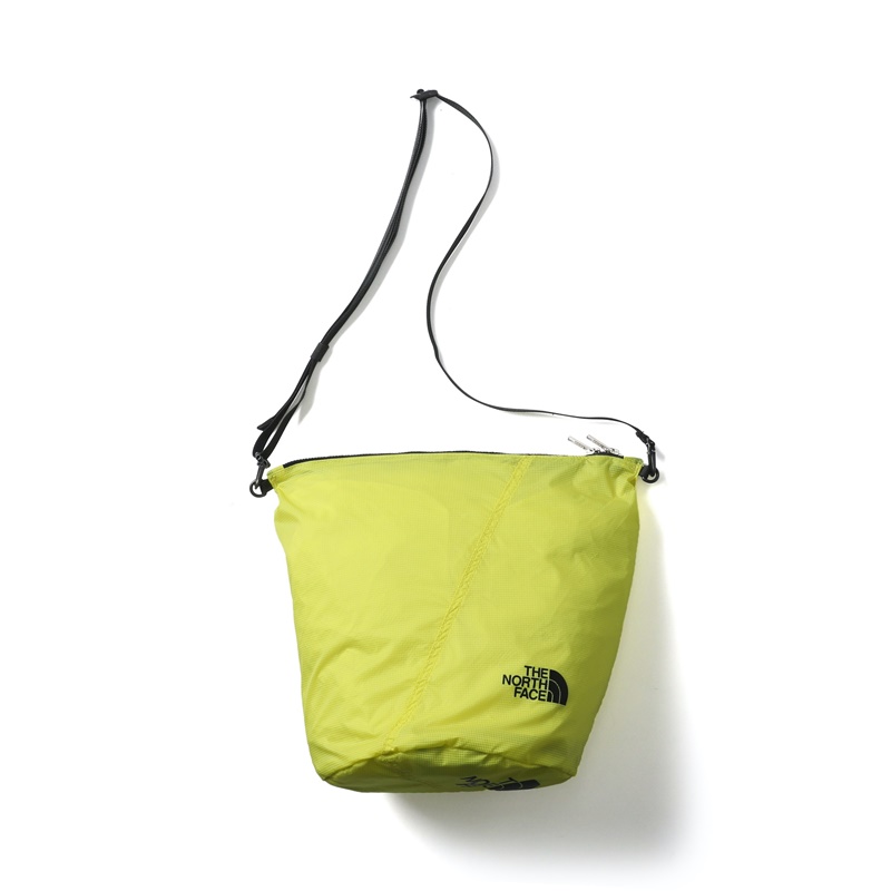 買不到日本獨佔的 Palace x TNF 紫標沒關係！因為 The North Face UE 黑標「 Flexi Gear 」系列的薰衣草紫不會輸！