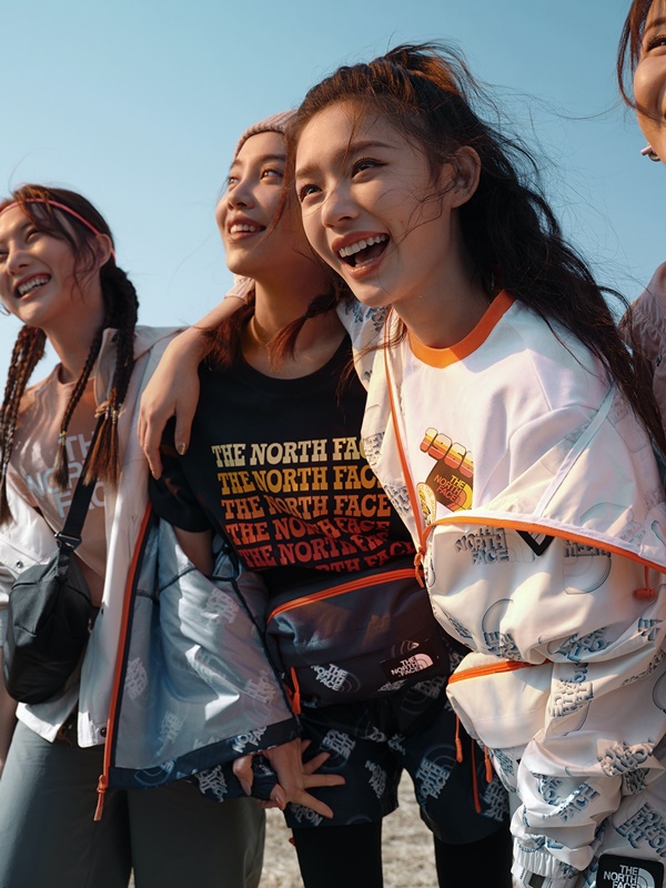 激似 GUCCI 聯乘系列！林允出鏡 THE NORTH FACE 推出 2021 春夏女子專屬系列， Outdoor 妹子就這樣穿！