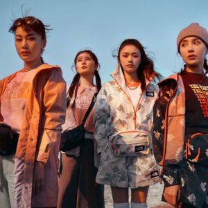激似 GUCCI 聯乘系列！林允出鏡 THE NORTH FACE 推出 2021 春夏女子專屬系列， Outdoor 妹子就這樣穿！