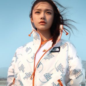 激似 GUCCI 聯乘系列！林允出鏡 THE NORTH FACE 推出 2021 春夏女子專屬系列， Outdoor 妹子就這樣穿！