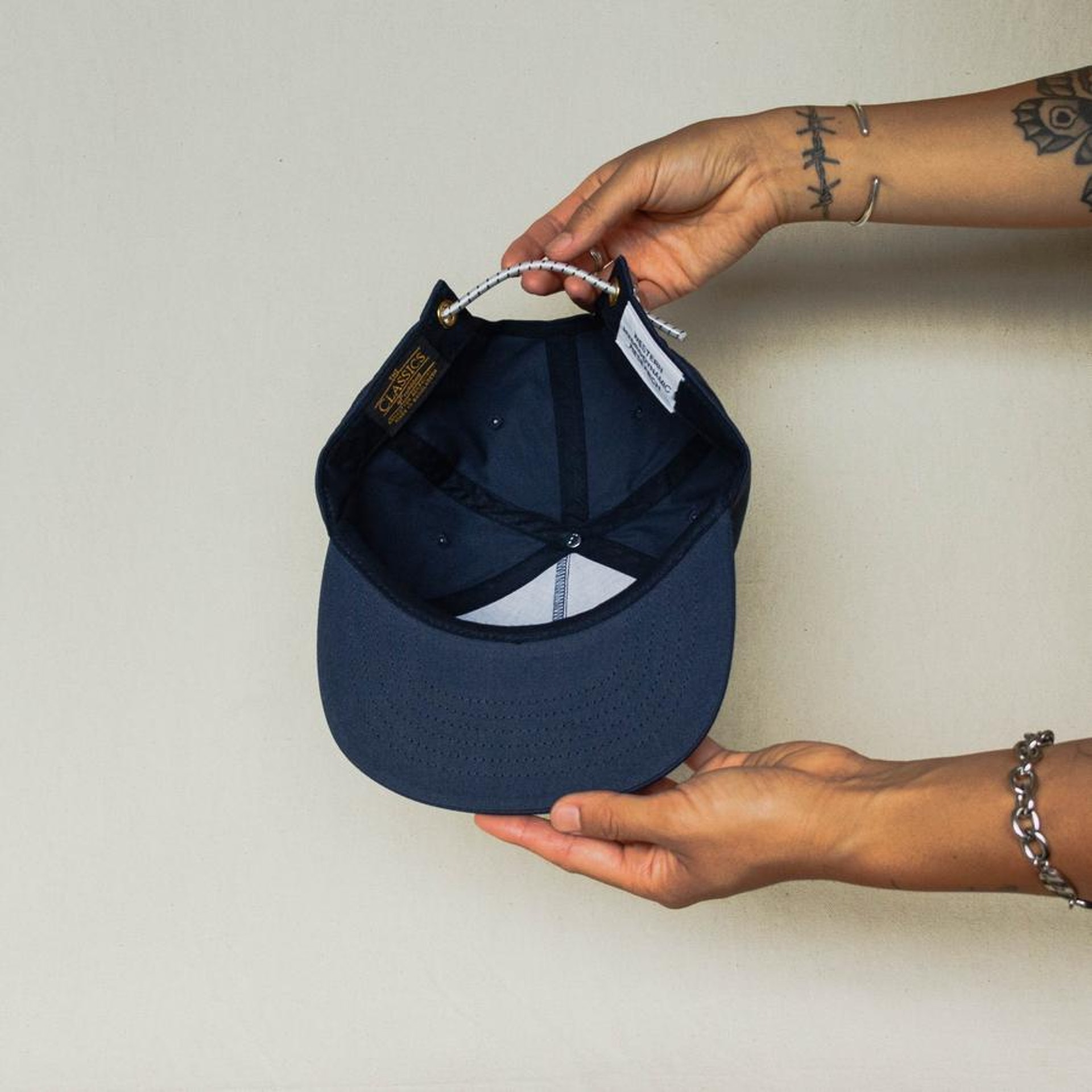 潮流帽款何止 Supreme、NEW ERA？小木基史、Tom Sachs 愛用款「WHR」大勢起飛，背後藏心機！