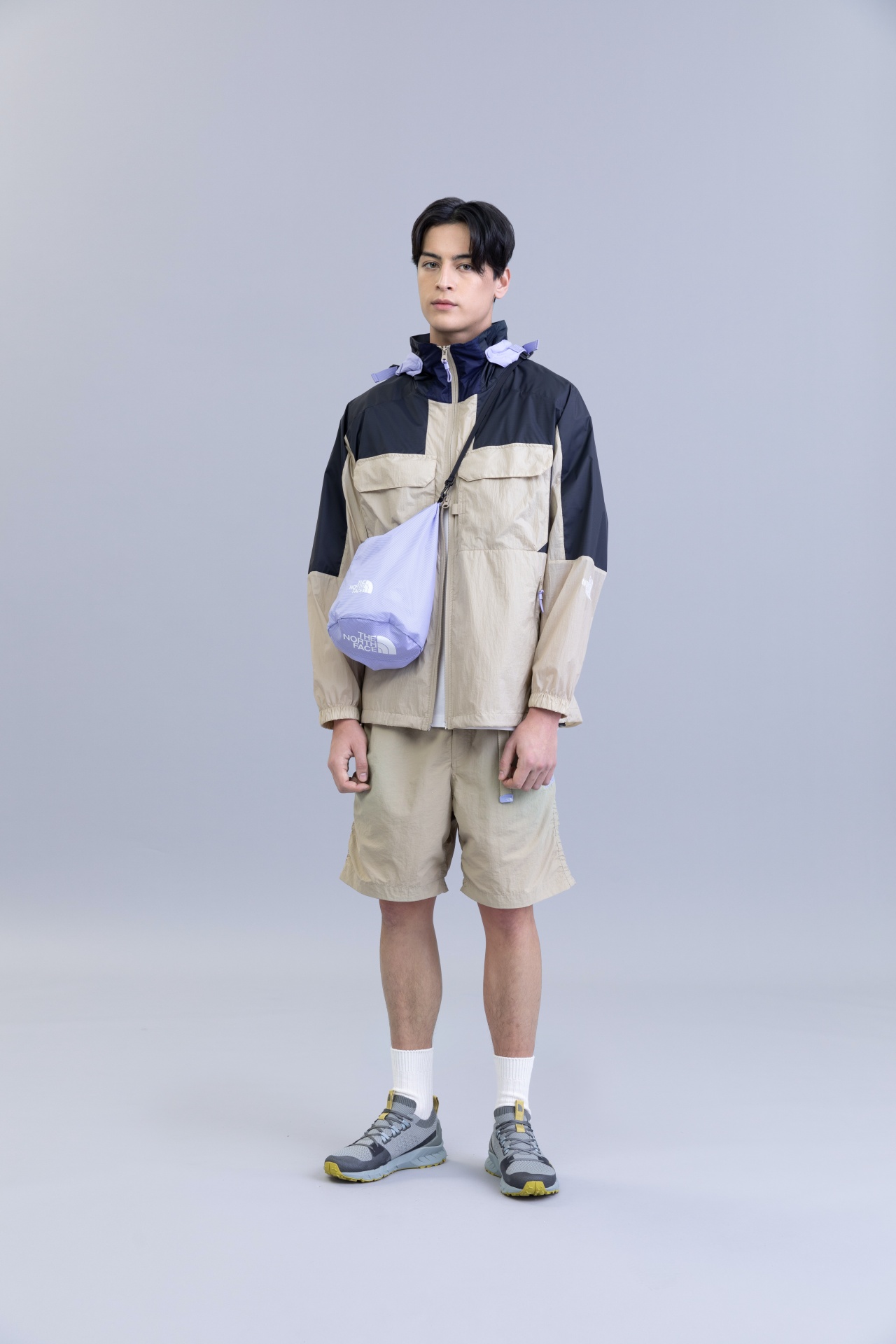 買不到日本獨佔的 Palace x TNF 紫標沒關係！因為 The North Face UE 黑標「 Flexi Gear 」系列的薰衣草紫不會輸！