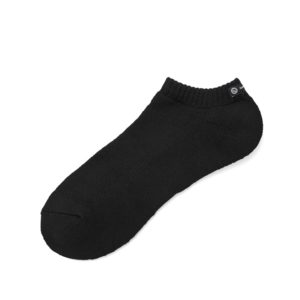 台灣販售預告｜百元買到高橋盾單品！ UNDERCOVER x GU 破天荒聯乘系列登場，經典蘋果和 Logo 輕鬆入手！#文末贈Tee