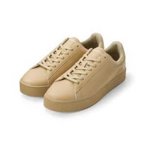 台灣販售預告｜百元買到高橋盾單品！ UNDERCOVER x GU 破天荒聯乘系列登場，經典蘋果和 Logo 輕鬆入手！#文末贈Tee