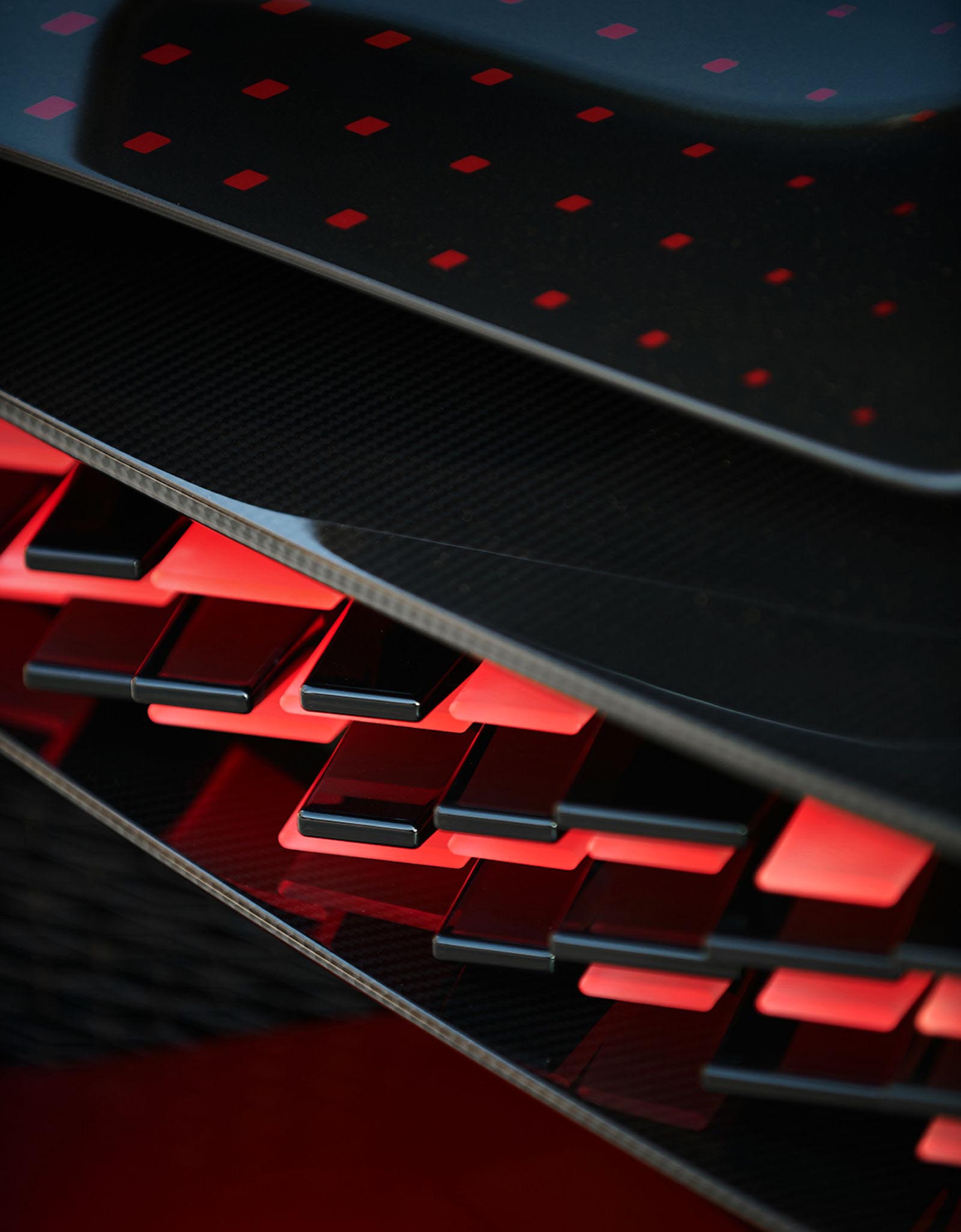 這不只是任性吧？Bugatti Divo Lady Bug 耗時兩年打造，光烤漆就比棟樓還貴！