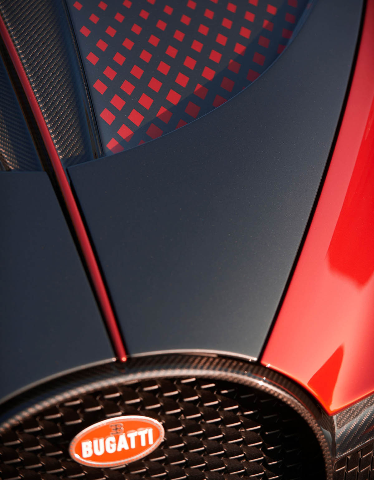 這不只是任性吧？Bugatti Divo Lady Bug 耗時兩年打造，光烤漆就比棟樓還貴！