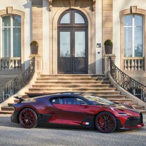 這不只是任性吧？Bugatti Divo Lady Bug 耗時兩年打造，光烤漆就比棟樓還貴！