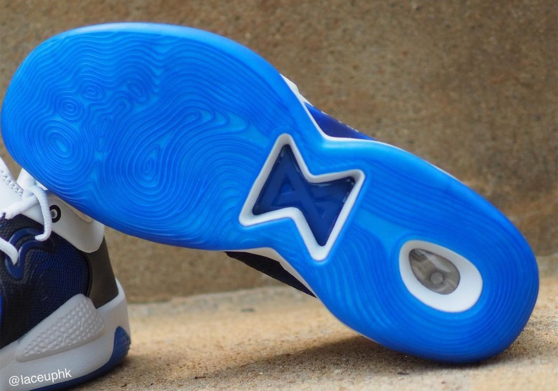 電玩迷看到都跪了！Sony x Nike PG 5 “PlayStation 5” 高清碟照釋出，手把精緻細節完美還原！