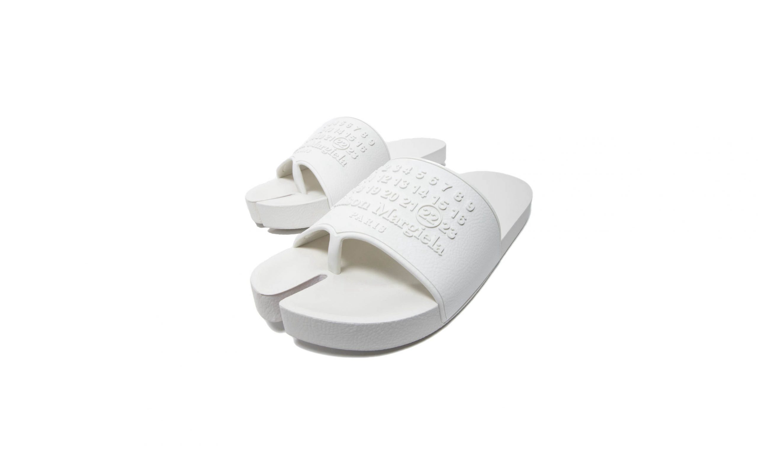 用在拖鞋也適合？Maison Margiela 推出全新限定款 Tabi Slide！