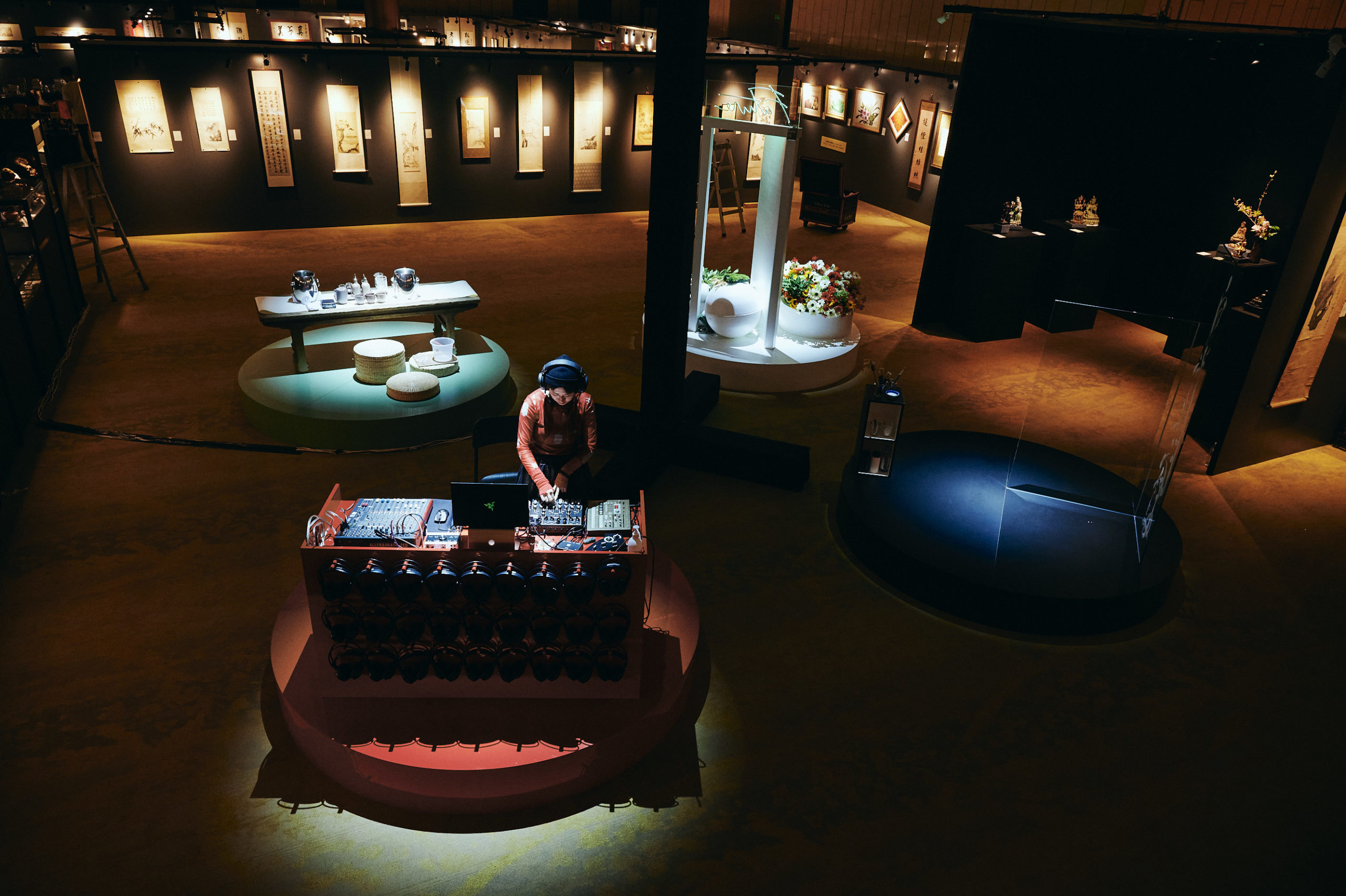 顛覆以往！丁春誠 x 沐春堂「自說對話」藝術展，結合全新創意實踐穿梭古今！