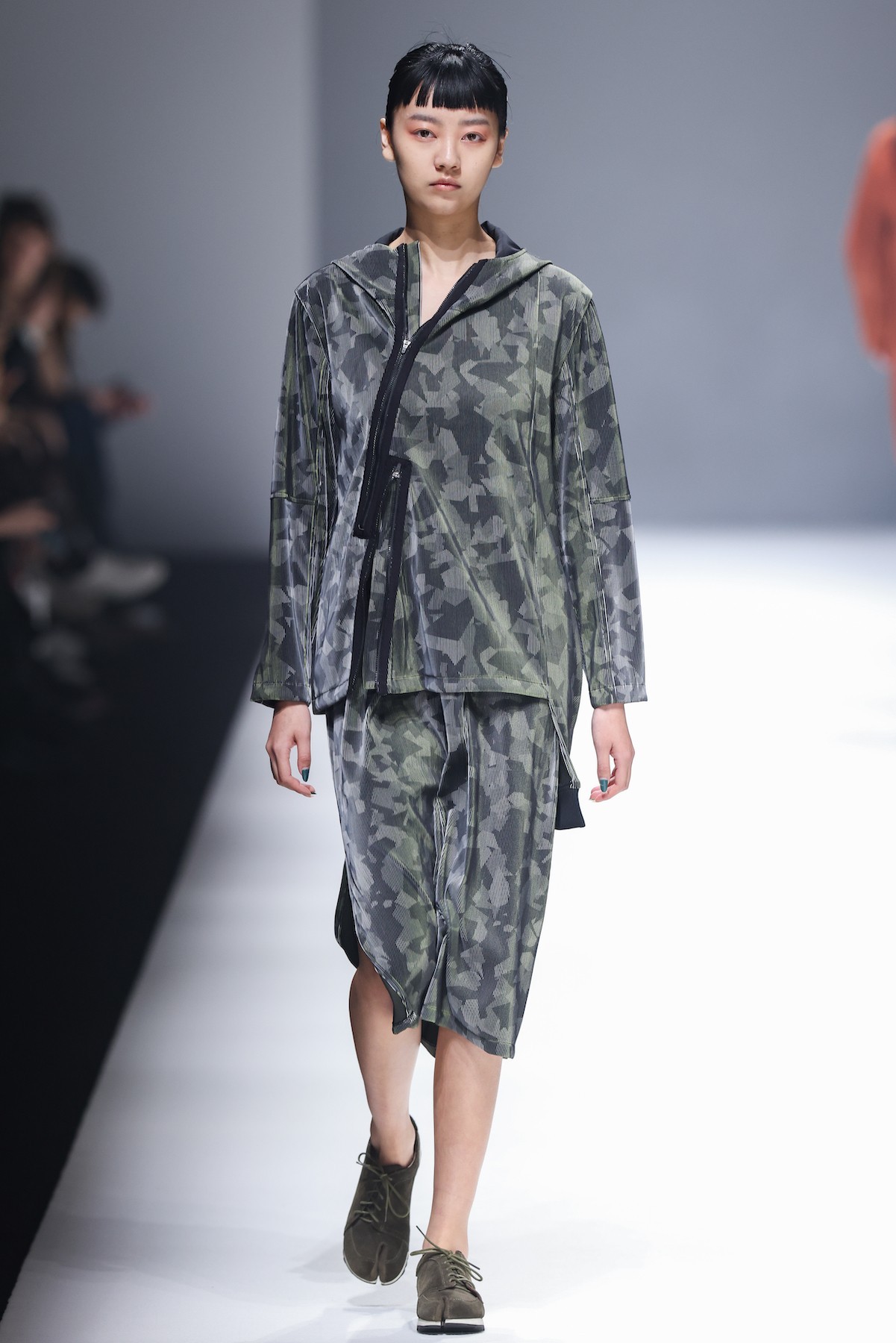 良工鍛鍊凡幾年，鑄得寶劍名龍泉－台灣服裝品牌 oqLiq 發佈 2021 秋冬系列