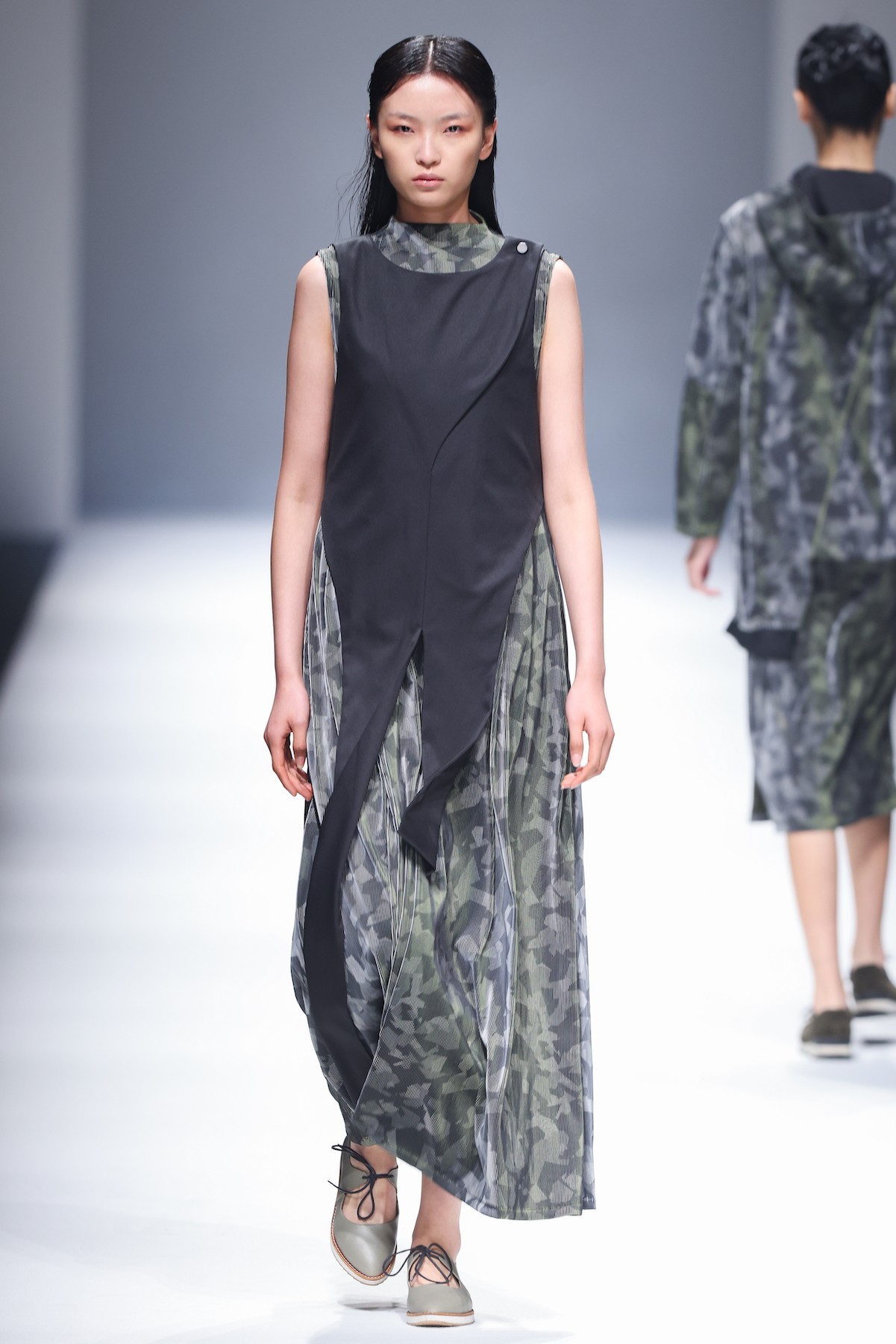 良工鍛鍊凡幾年，鑄得寶劍名龍泉－台灣服裝品牌 oqLiq 發佈 2021 秋冬系列