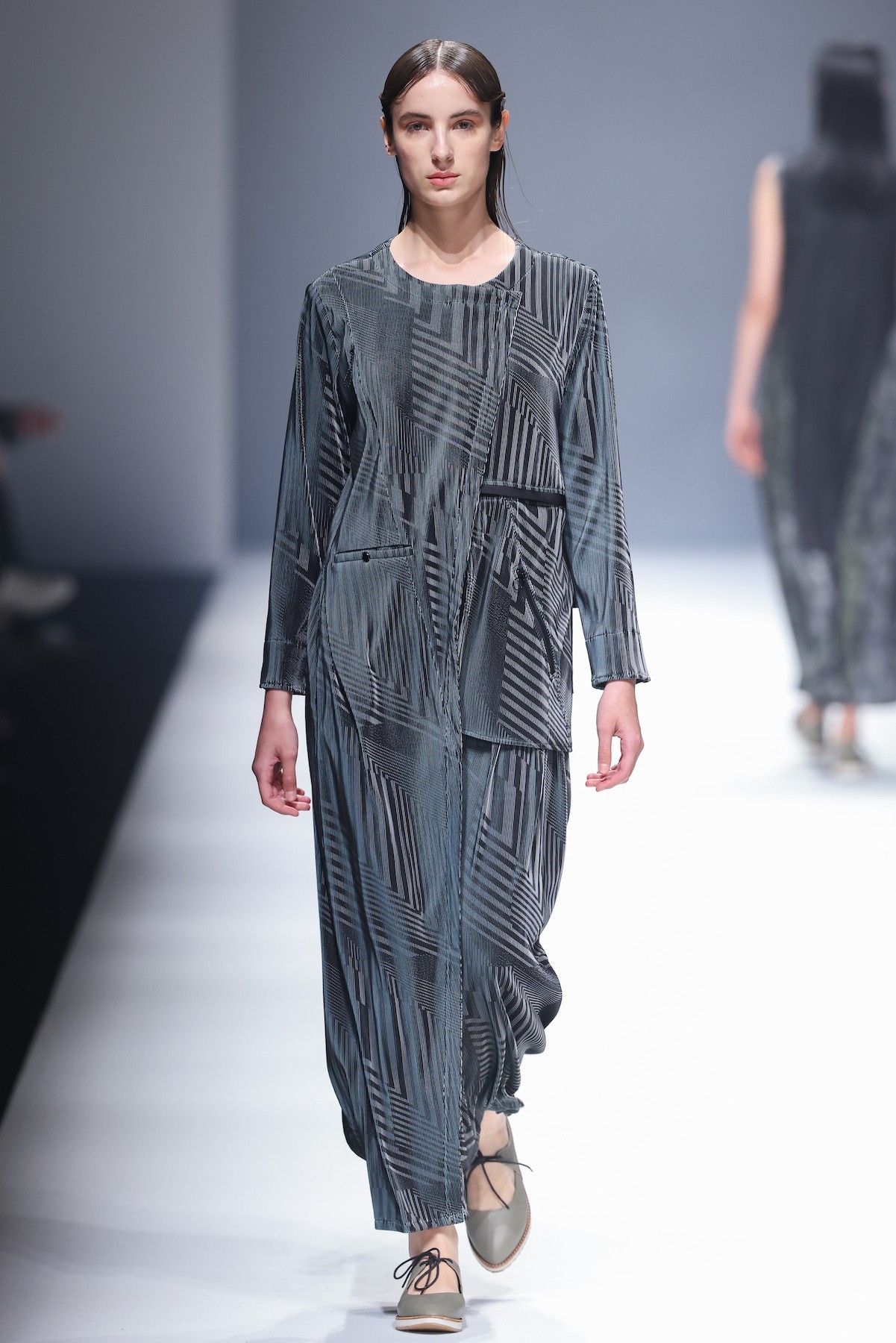 良工鍛鍊凡幾年，鑄得寶劍名龍泉－台灣服裝品牌 oqLiq 發佈 2021 秋冬系列