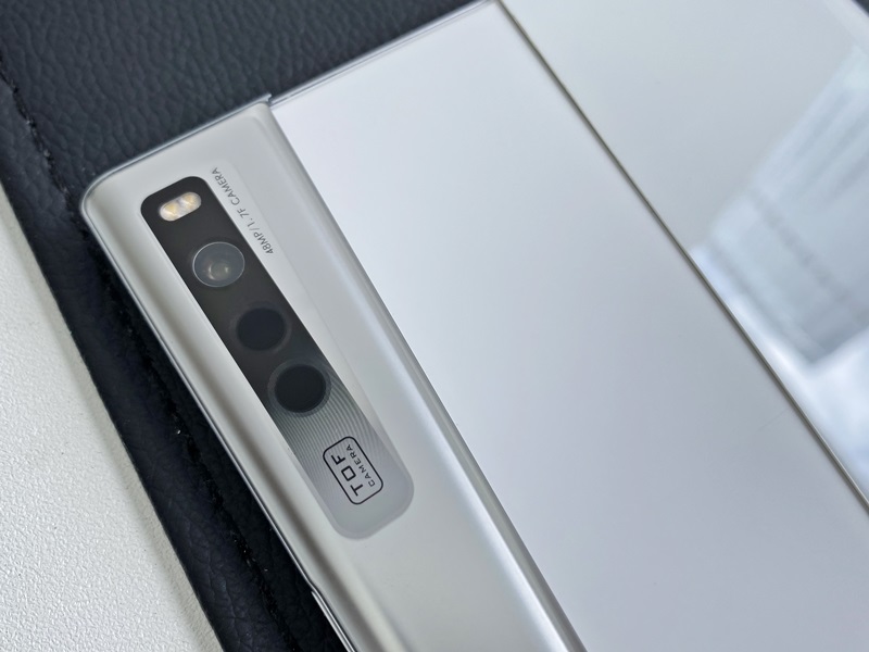 OPPO X 2021 卷軸螢幕概念機信義區快閃亮相！伸縮自如，手機兼平板一機就夠