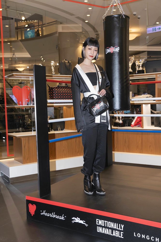 瘦子、小春及謝欣穎強力演繹！ 冠希操刀的 Emotionally Unavailable x Longchamp 聯乘王者系列正式登場！