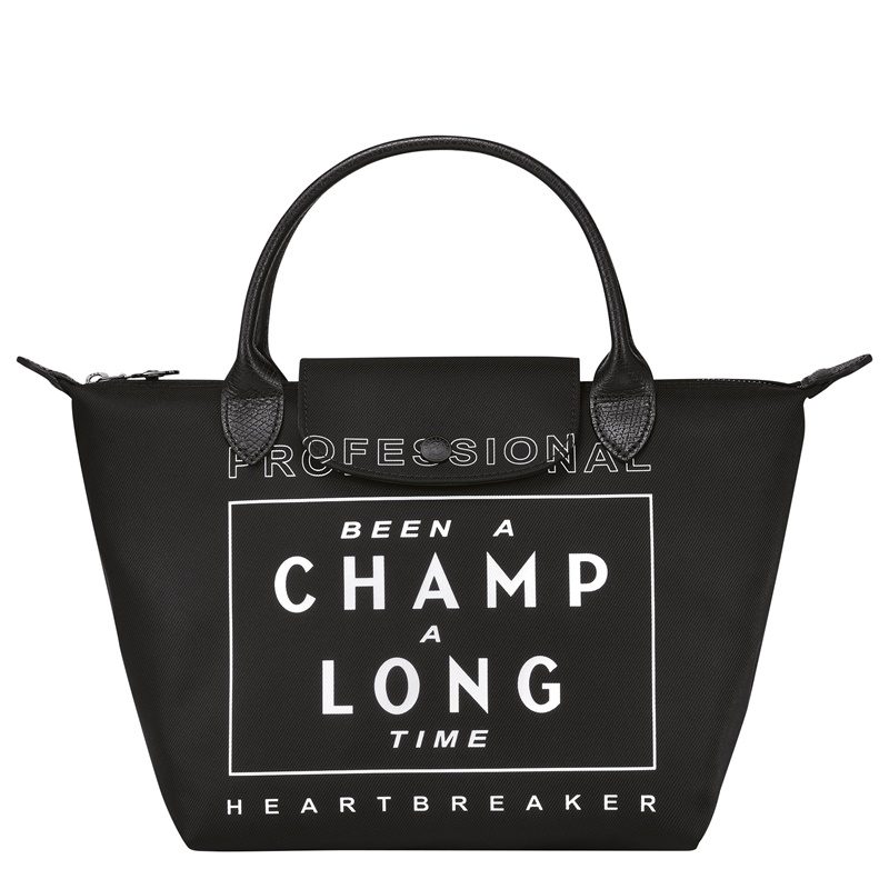 瘦子、小春及謝欣穎強力演繹！冠希操刀的 Emotionally Unavailable x Longchamp 聯乘王者系列正式登場！