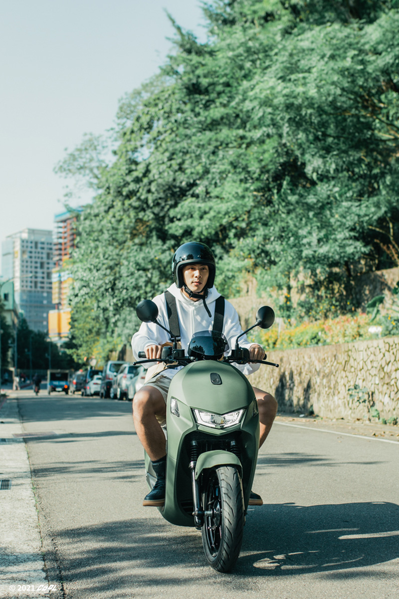 墨軍突擊！宏佳騰智慧電車 Ai-1 Sport 機能 outdoor 新色上陣，這台潮人又要淪陷了！