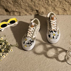 台灣販售預告｜最火變形蟲、雛菊小花元素一次擁有！ VANS 全新「MEADOW PATCHWORK 」系列即將開賣！