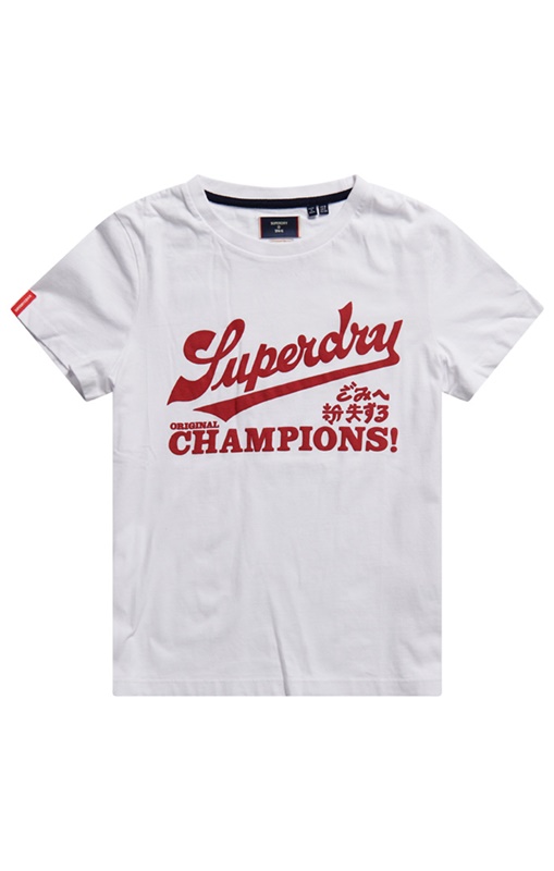 不再是「極度乾燥」！英國服飾品牌 SUPERDRY 「冒險魂」迎來新樣貌，橫須賀外套帥到炸裂！