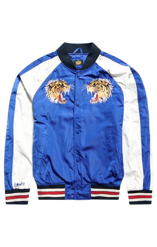 不再是「極度乾燥」！英國服飾品牌 SUPERDRY 「冒險魂」迎來新樣貌，橫須賀外套帥到炸裂！