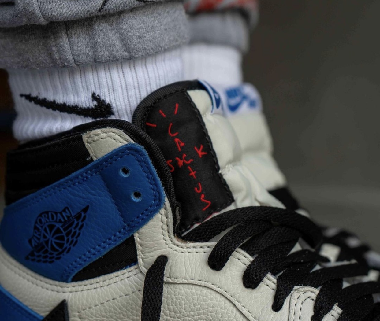 據說數量超級少？Travis Scott x fragment design x Air Jordan 1 High 販售情報曝光，年度鞋王候選人非它莫屬！