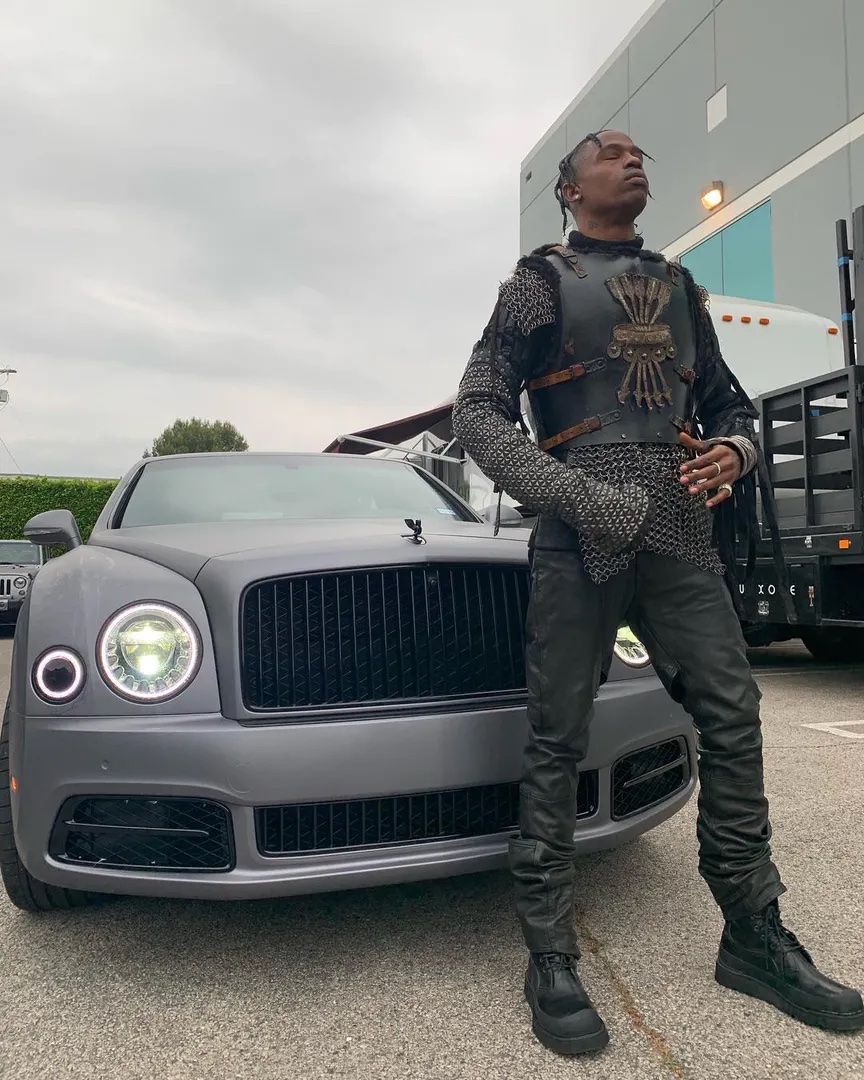 低調的炫富！ Travis Scott 名車多到自己數不清有幾輛