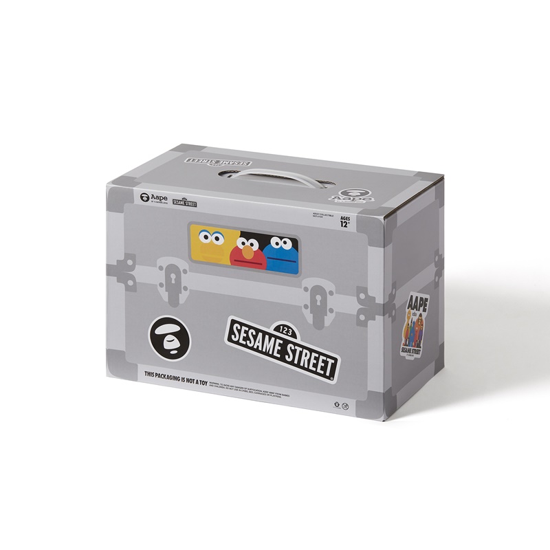 台灣販售預告｜極具話題的 APE BY *A BATHING APE® X SESAME STREET 聯乘系列登場！滿額還送限量玩偶鑰匙圈組！