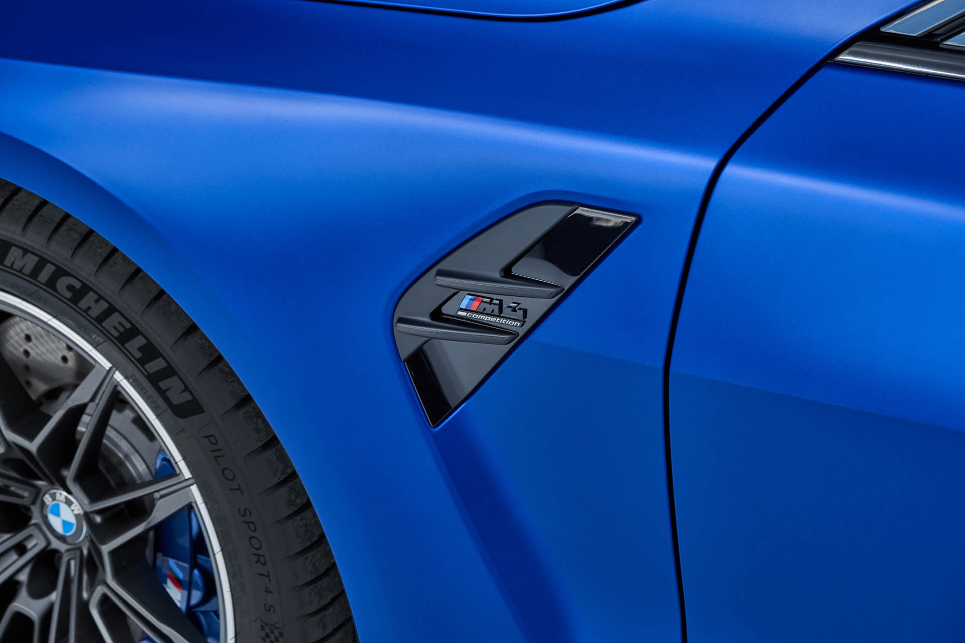開這車口罩要戴好，因為 BMW M4 Competition Convertible 發表啦！