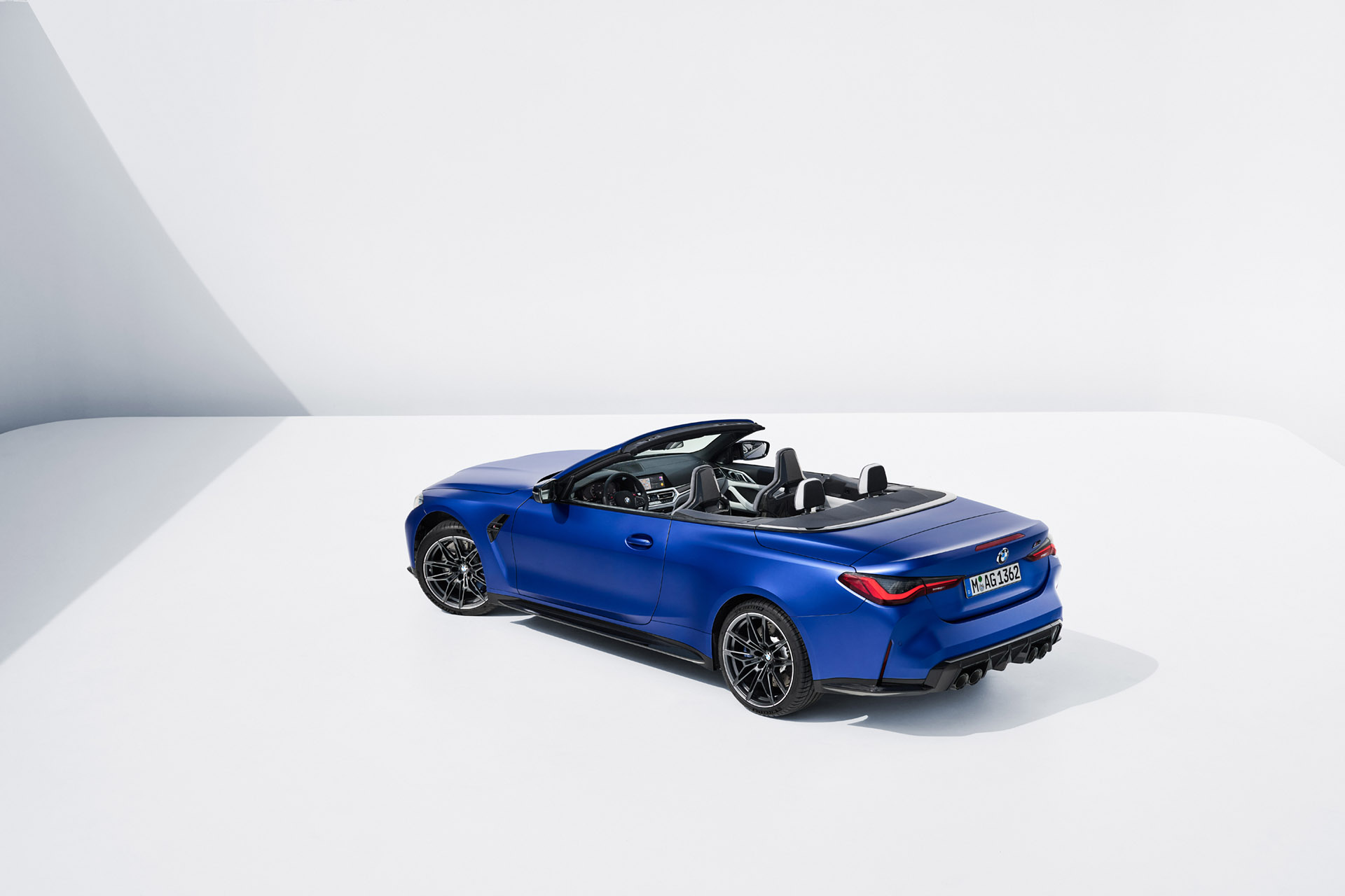 開這車口罩要戴好，因為 BMW M4 Competition Convertible 發表啦！