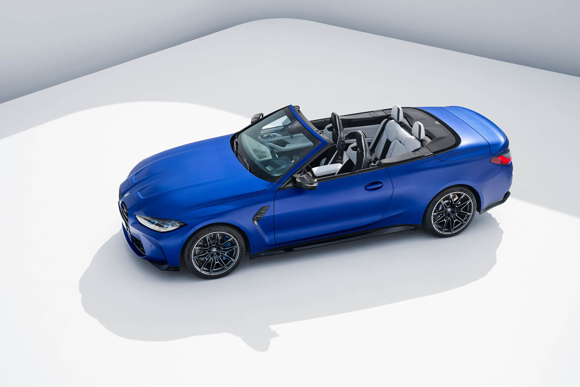開這車口罩要戴好，因為 BMW M4 Competition Convertible 發表啦！