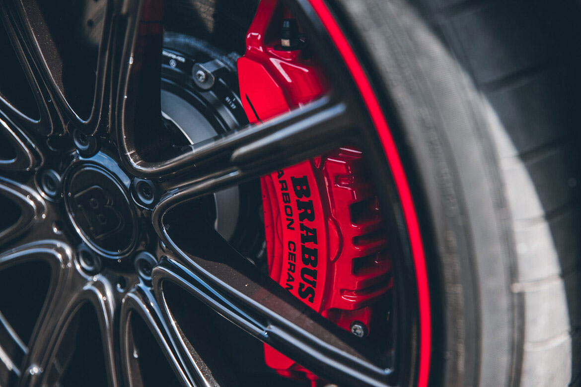 超跑都吃土！Brabus 800 讓 Mercedes-AMG E 63 更威更猛！