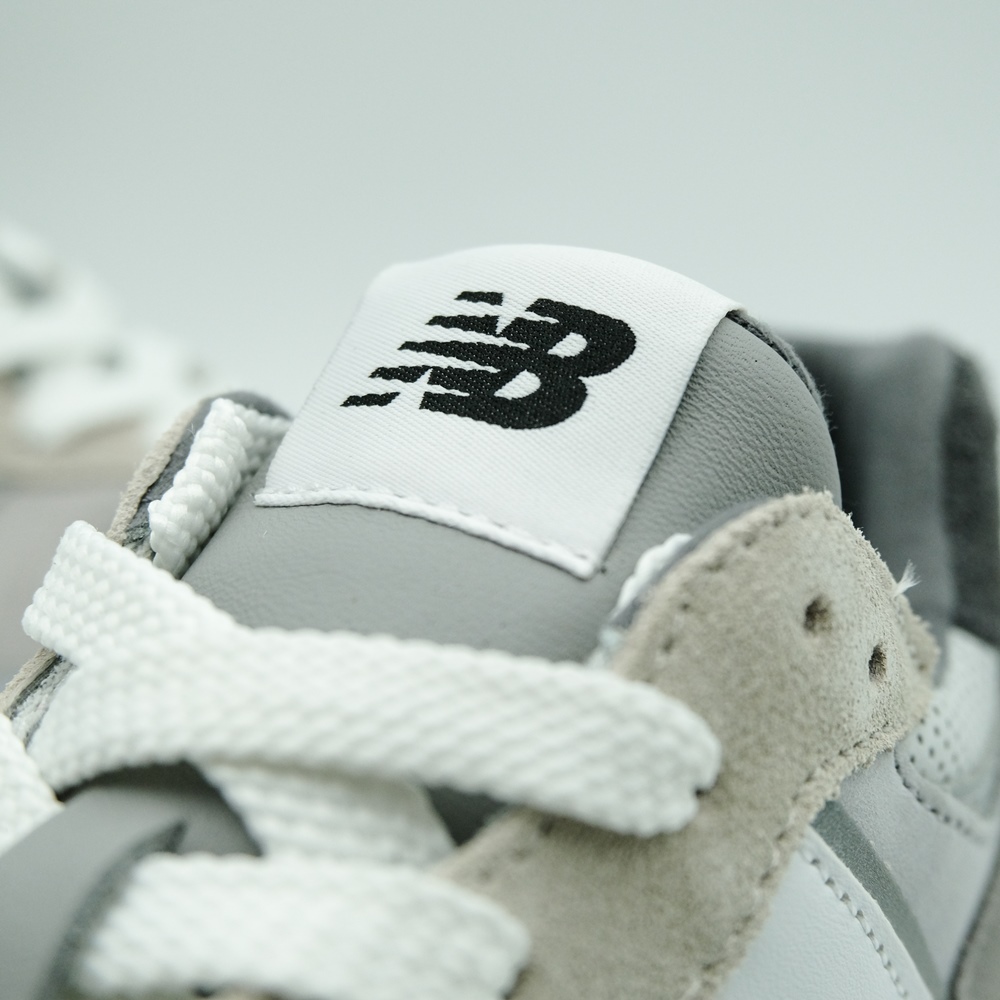 New Balance 5740