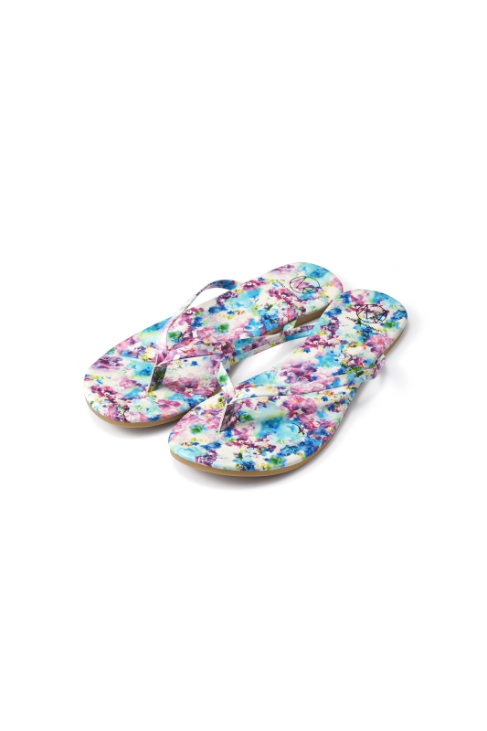 台灣販售預告｜如夢似幻的絕美花卉注入！ GU x  蜷川實花 M／mika ninagawa 聯乘系列即將開賣！