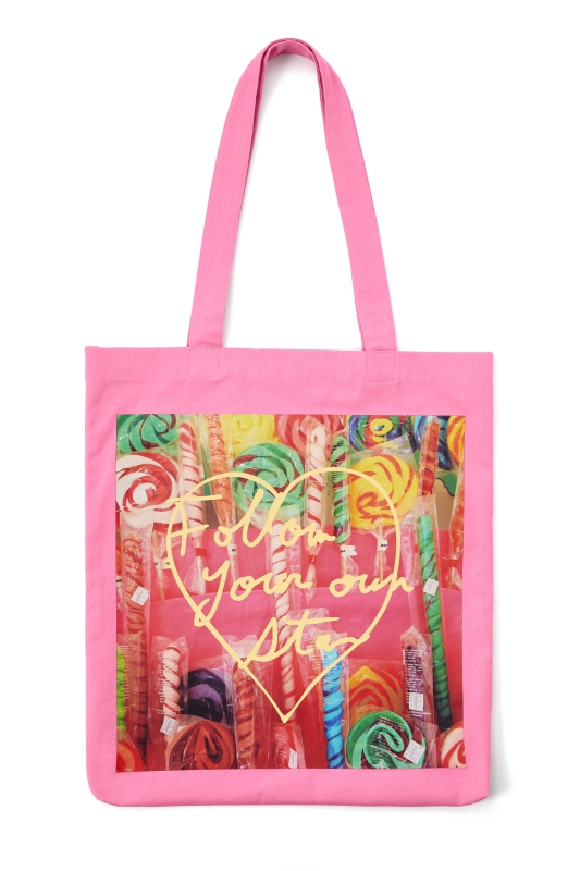 台灣販售預告｜如夢似幻的絕美花卉注入！ GU x  蜷川實花 M／mika ninagawa 聯乘系列即將開賣！