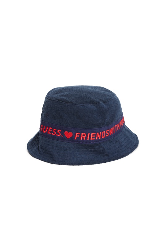 拉丁天王 J Balvin 也被萌到！ GUESS x FriendsWithYou 2021 春夏聯乘系列限量登台！