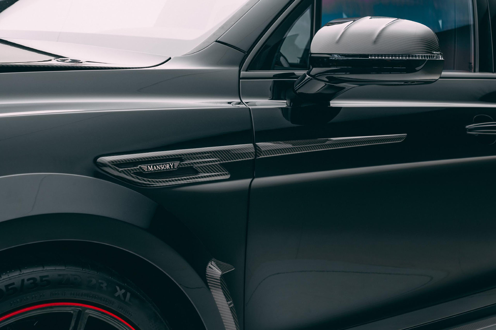 Mansory 爆改 Bentley Bentayga！氣質 … 能吃嗎？