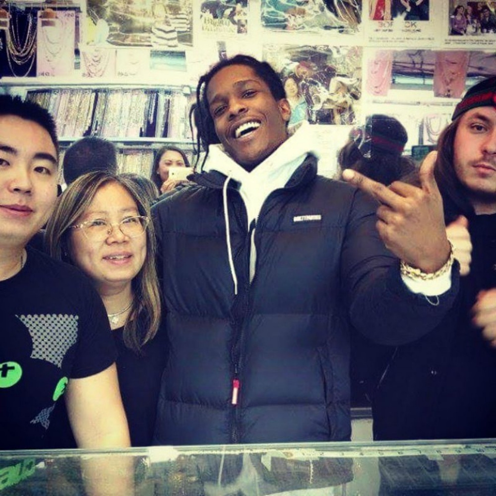 嘻哈囝必朝聖紐約 OG 潮店 Popular Jewelry × DSM 推出別注飾品！細看澳門大媽如何變身潮流女王