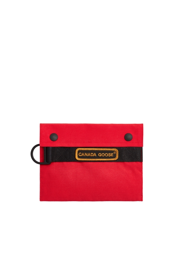 自家極地面料注入！加拿大高端機能品牌 Canada Goose 口罩系列正式登台，帥度讓你捨不得脫下！