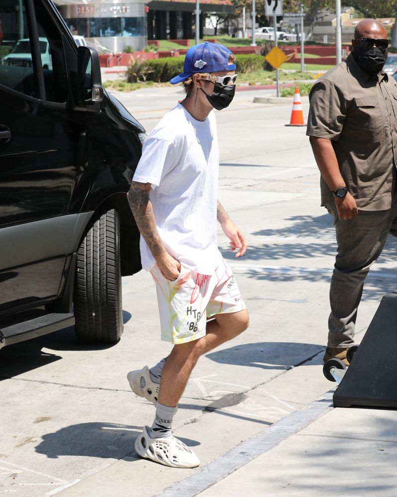 yeezy foam runner justin bieber