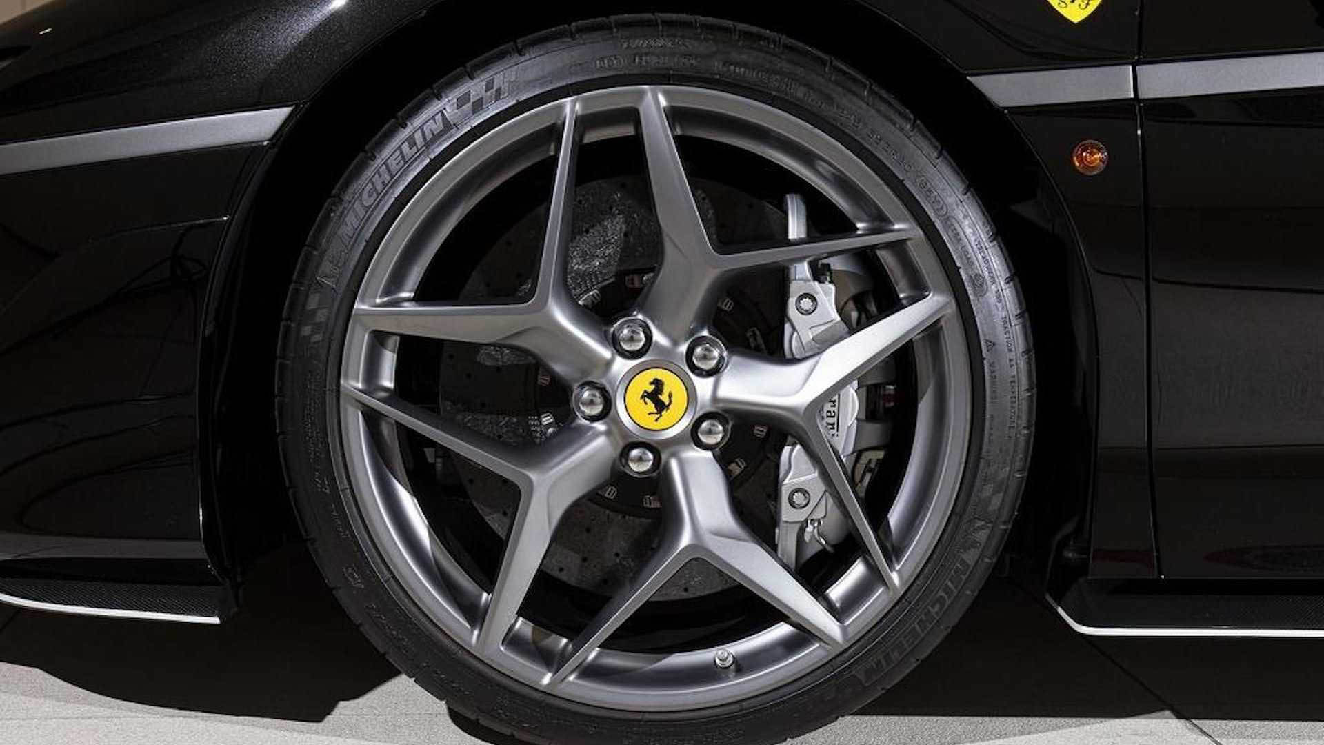 全球 1 / 10 的尊榮，Ferrari J50 限量車款釋出讓藏中！