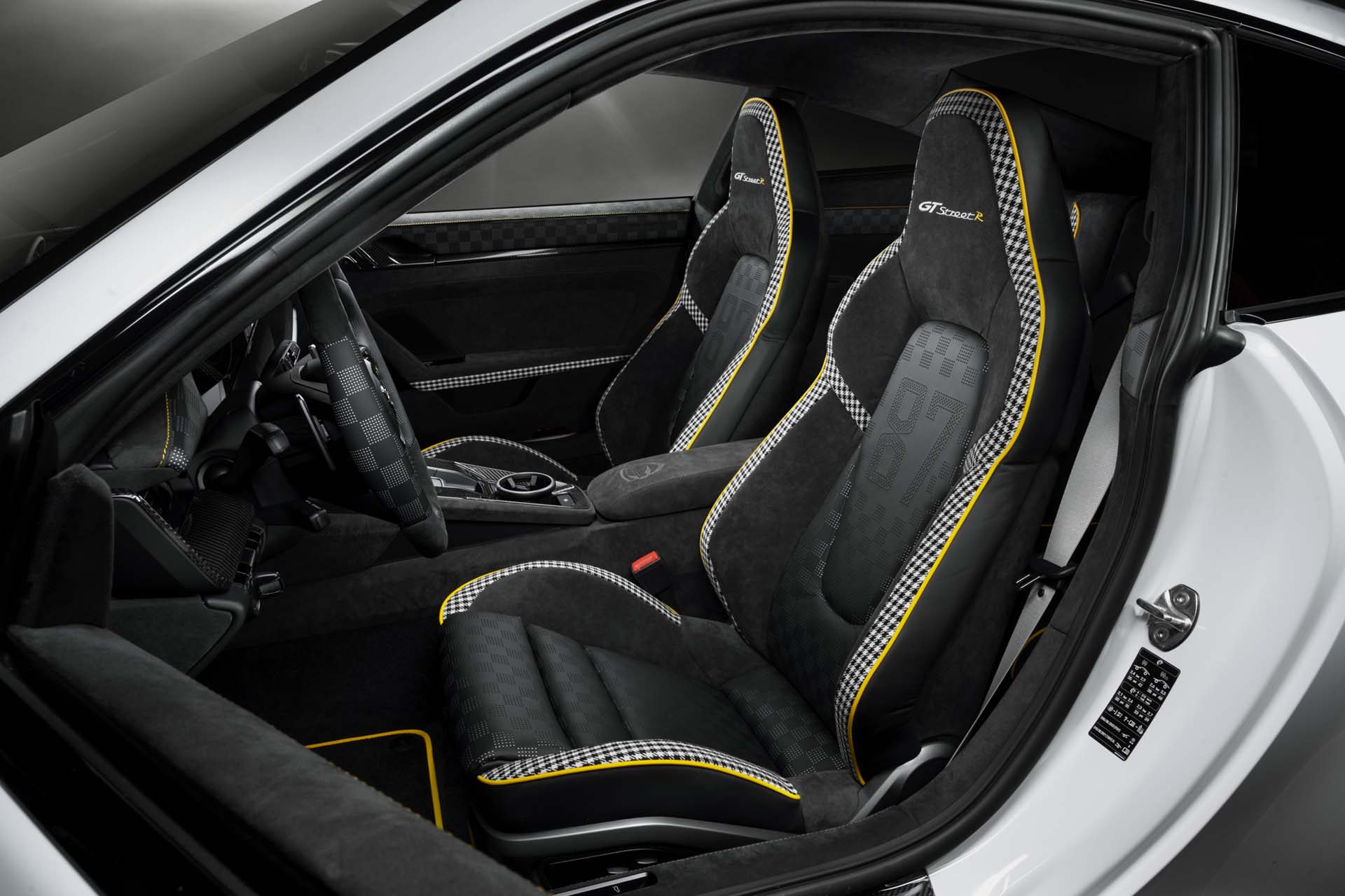 不能再高了！TECHART 推出 GTstreet R 重裝超跑、全球限量 87 套！