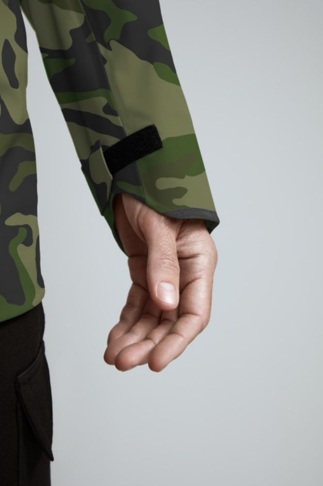 加拿大高端機能品牌 Canada Goose 推出的風雨衣，讓你從極地、雨淋到城市街頭都是主角！