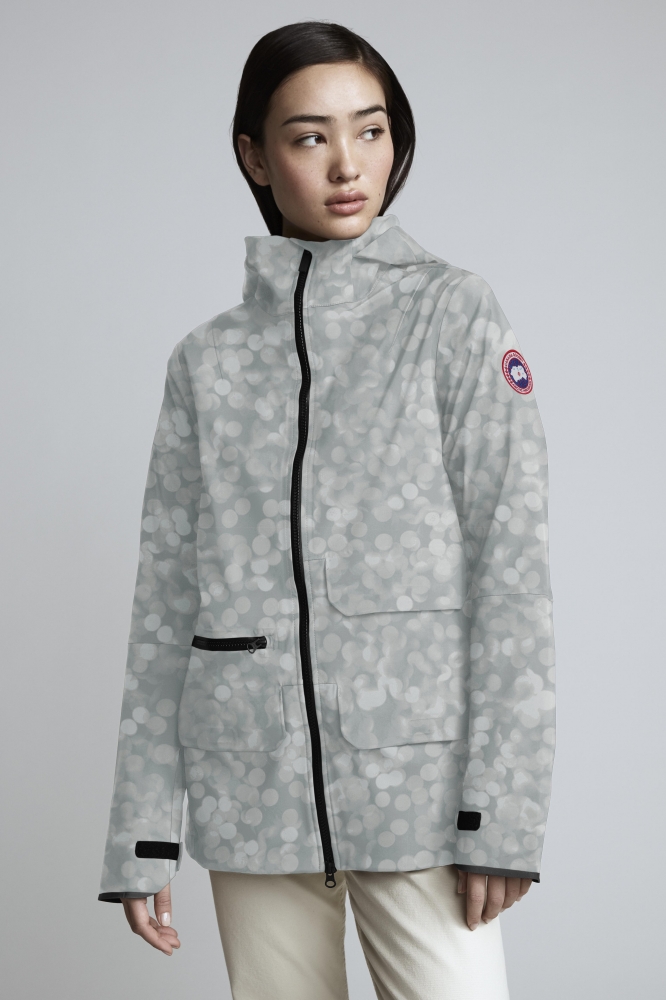 加拿大高端機能品牌 Canada Goose 推出的風雨衣，讓你從極地、雨淋到城市街頭都是主角！
