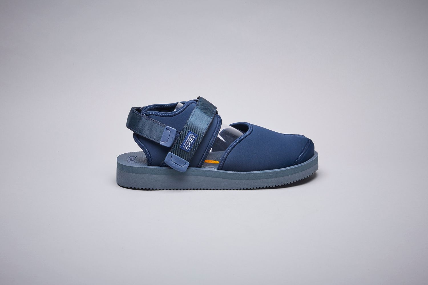 COOL穿搭講堂｜今夏最強鞋履就是它！推薦 5 款本季話題「包頭涼鞋」，防疫宅在家、外出採買套上就有型！