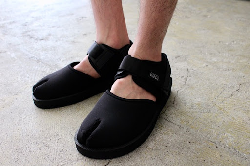 COOL穿搭講堂｜今夏最強鞋履就是它！推薦 5 款本季話題「包頭涼鞋」，防疫宅在家、外出採買套上就有型！