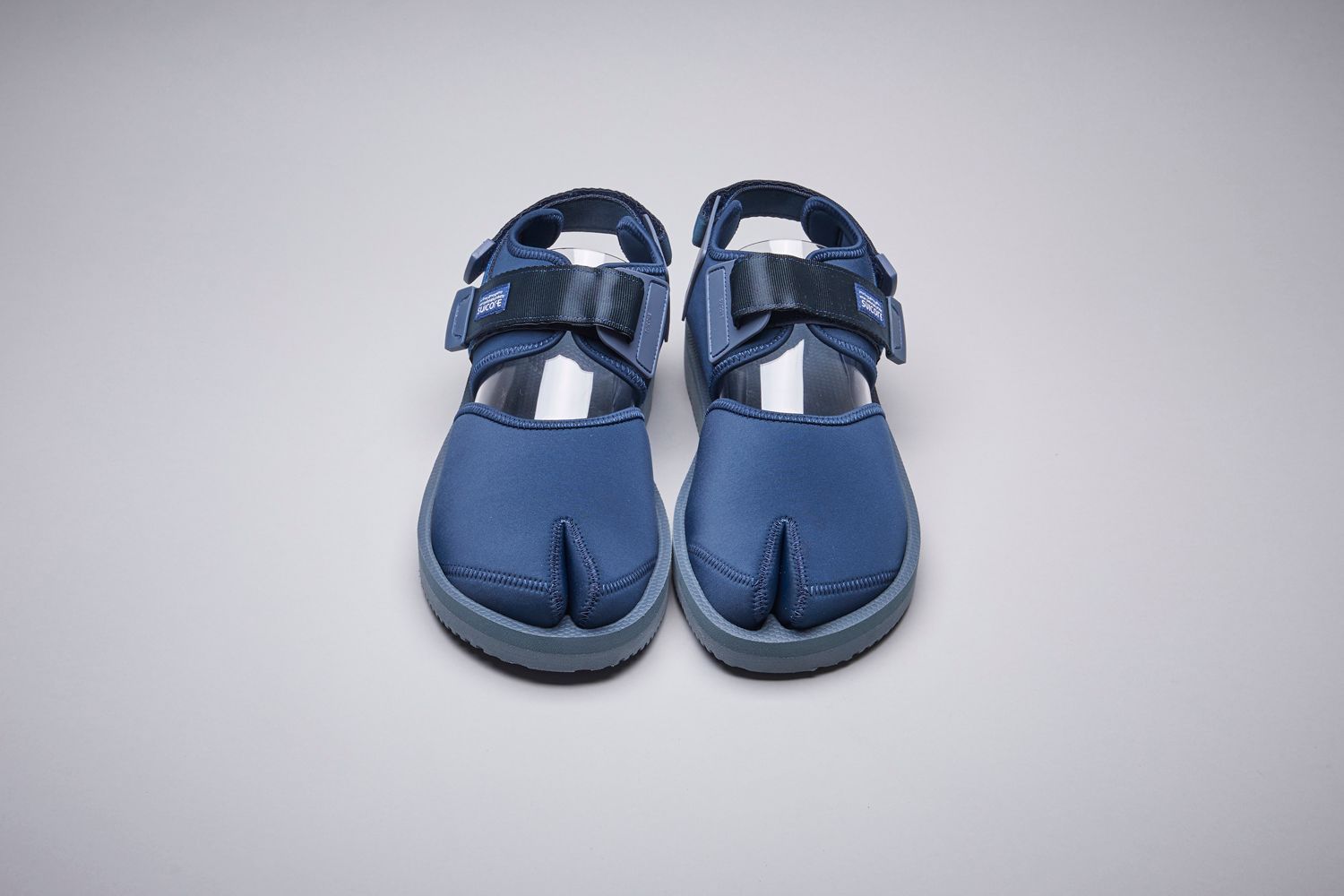 COOL穿搭講堂｜今夏最強鞋履就是它！推薦 5 款本季話題「包頭涼鞋」，防疫宅在家、外出採買套上就有型！