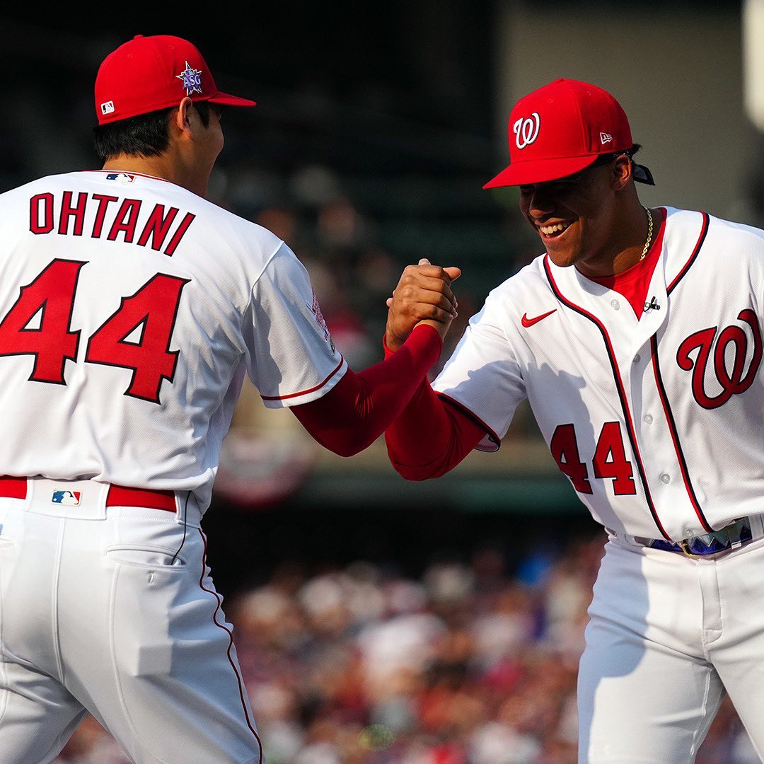 場下也喜感十足？大谷翔平打不開冰箱影片笑翻網友，內行人指出背後原因其實不是天然呆！