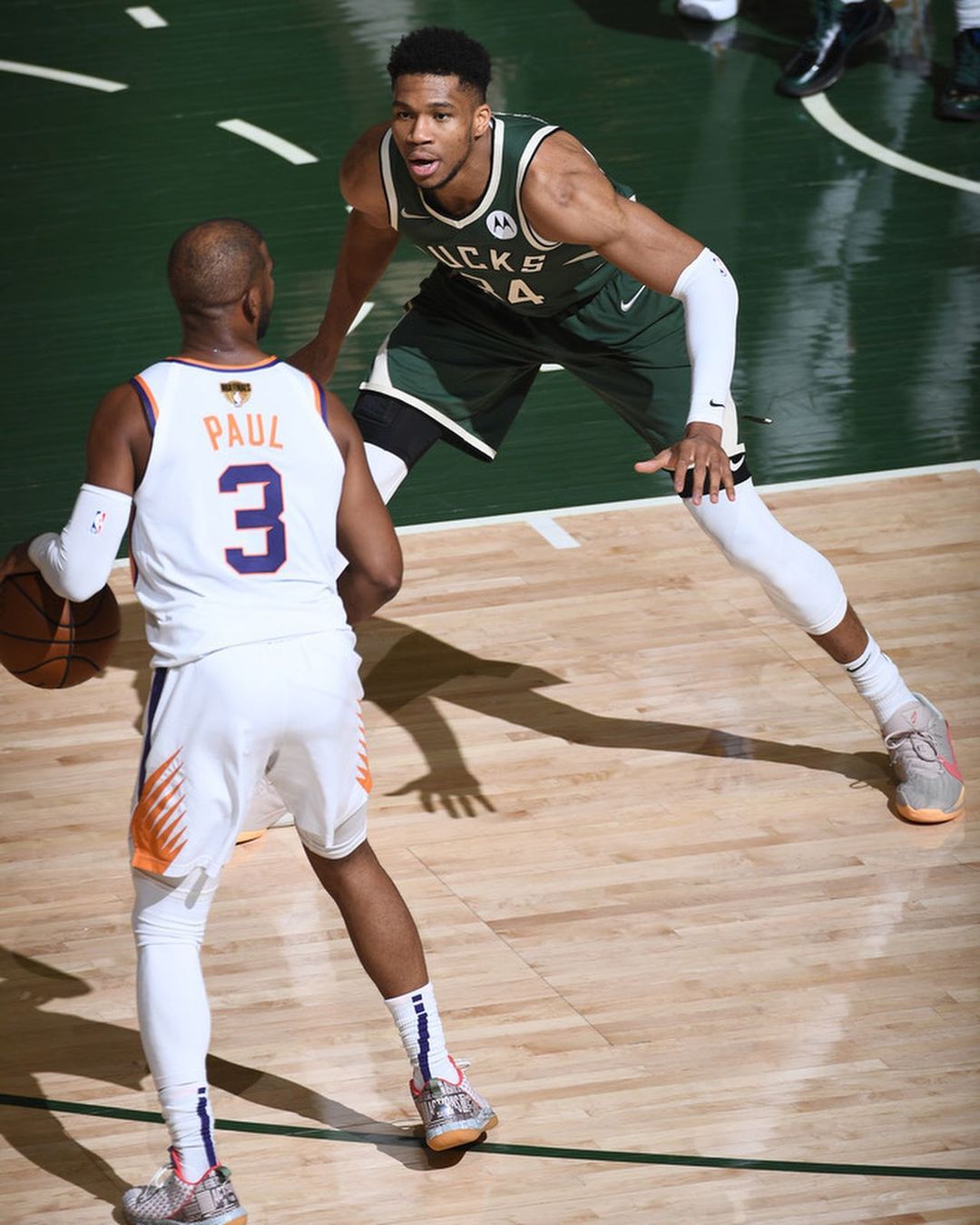 傷退回來更威猛！字母哥全場狂砍 41 分領軍公鹿大勝太陽，主場拿下第一勝！