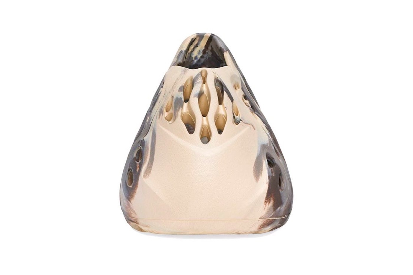 「球鞋界猛毒」再襲！YEEZY Foam Runner　全新配色 「MX Cream Clay」即將販售